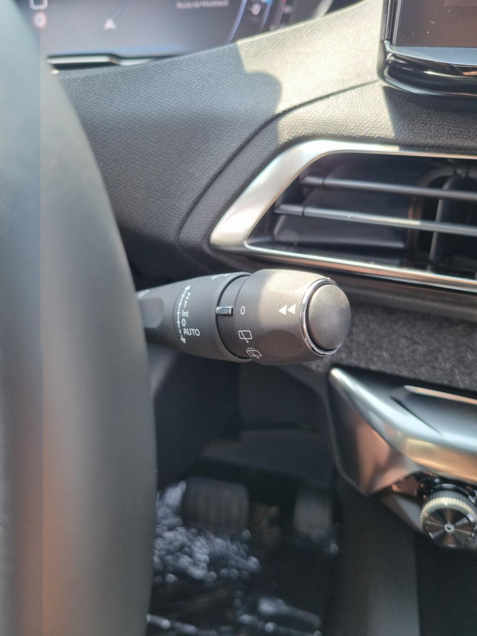 MORJOY Hayon électrique Compatible avec Peugeot 5008 Accessoires de Voiture  Autolift Ouverture Automatique